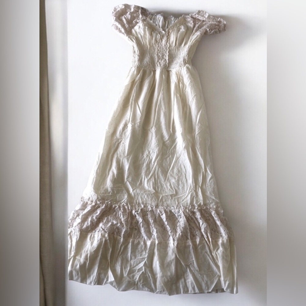 NWOT Elegant Cream Lace Gown